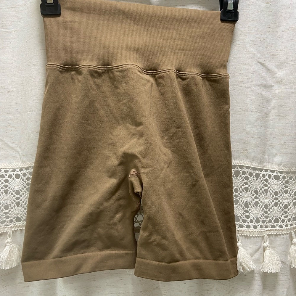 High-Rise Athletic Bike Shorts in Brown